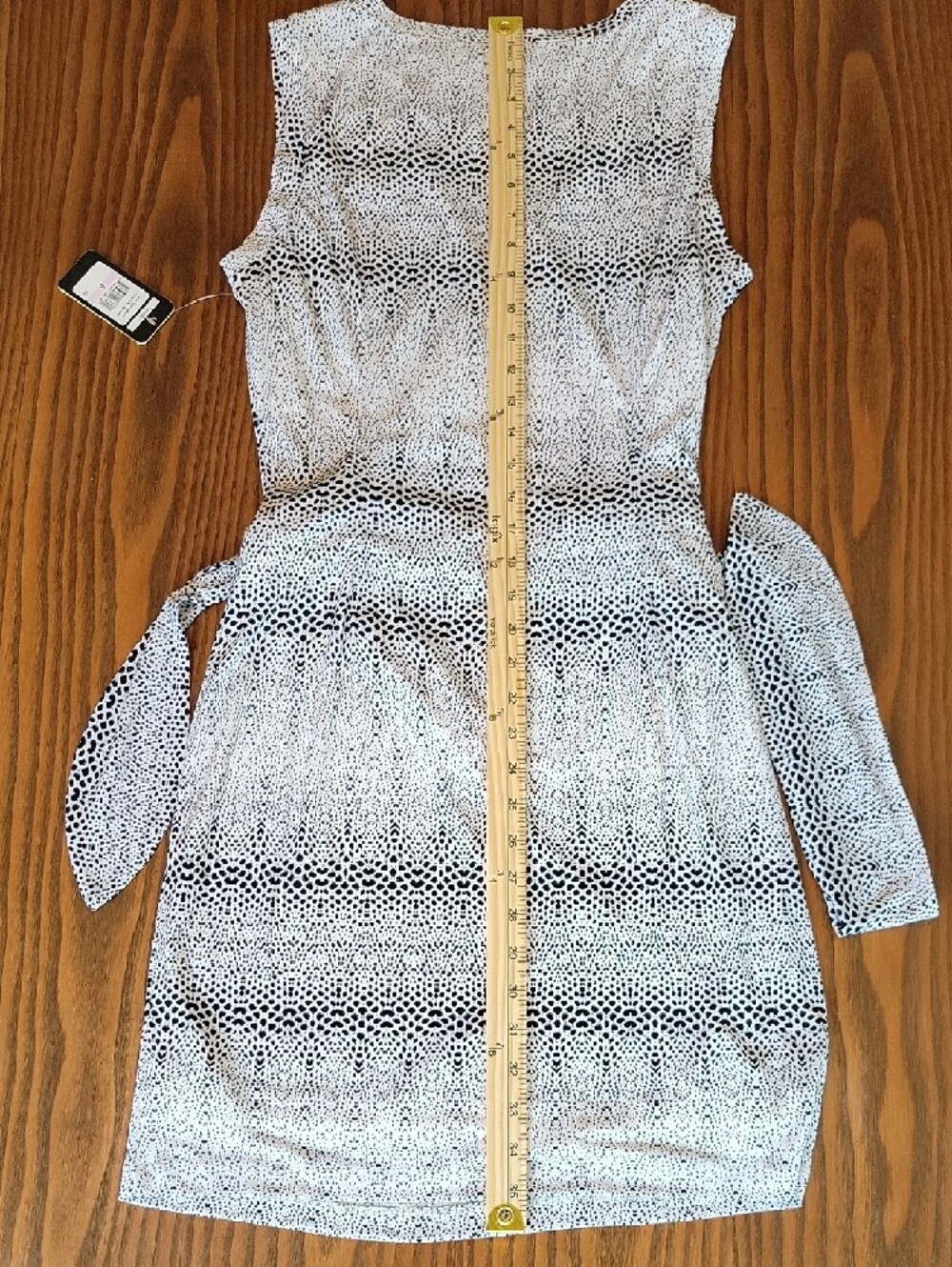 NWT -- GUESS " Hailey"  Black and White Printed Tie-Waist Mini Dress | Size: 6 - Picture 10 of 10